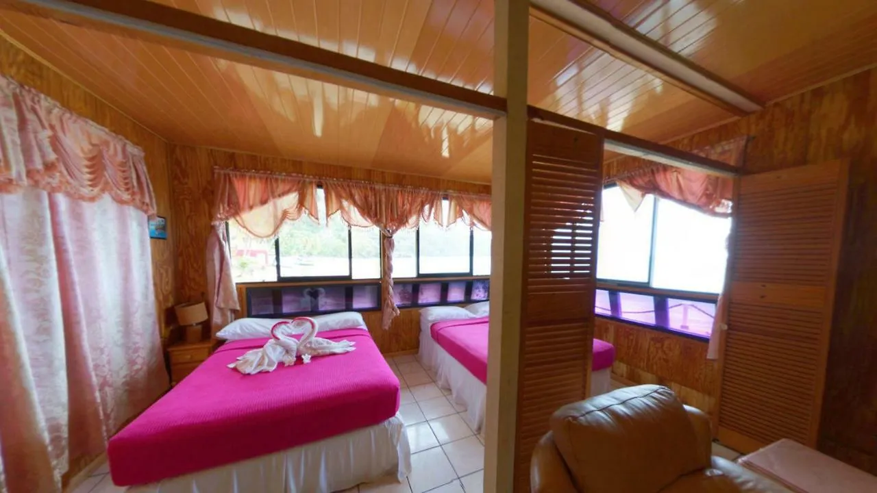 The Naturalist Beach Resort Castara Pensjonat